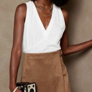 NWT Banana Republic Malibu V-Neck Sleeveless Tee- L